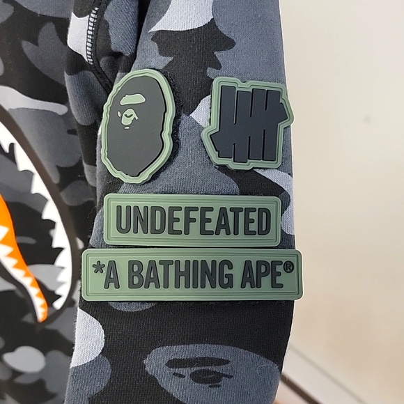 Authentic Bape x Undefeated - Picture 2 of 10